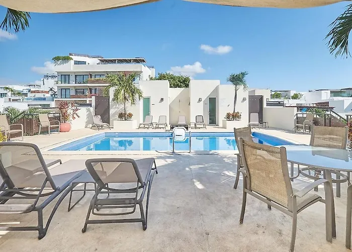 2br - Pool, Bbq & Steps Away Apartment