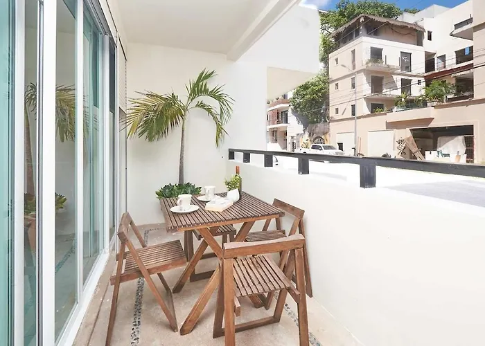 2br - Pool, Bbq & Steps Away *