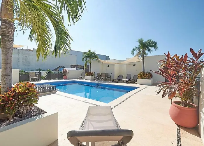2br - Pool, Bbq & Steps Away