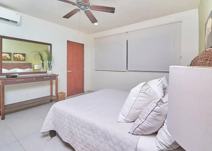 2br - Pool, Bbq & Steps Away Playa del Carmen