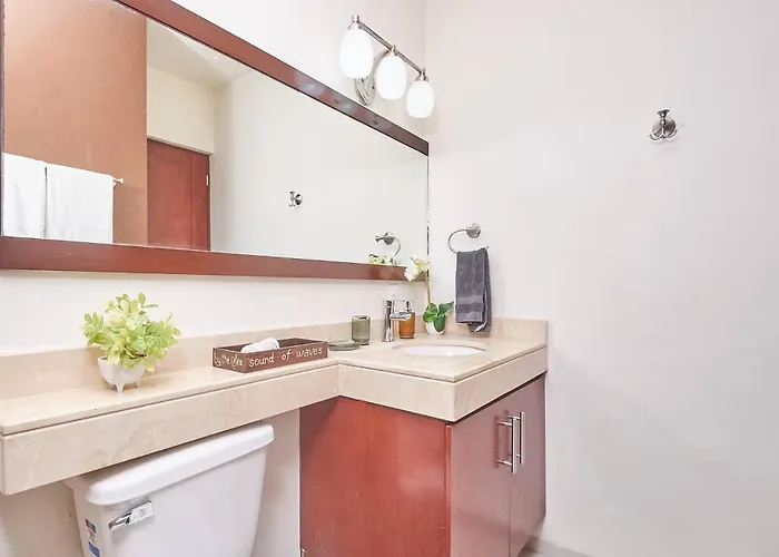 2br - Pool, Bbq & Steps Away Apartment