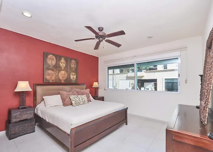 2br - Pool, Bbq & Steps Away